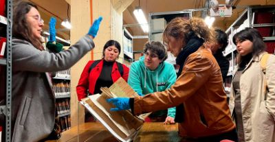 Estudiantes y licenciados de la Facultad de Filosofía y Humanidades se encuentran trabajando en Archivo General Histórico del Ministerio de Relaciones Exteriores y el Archivo Nacional de la Administración (ARNAD).